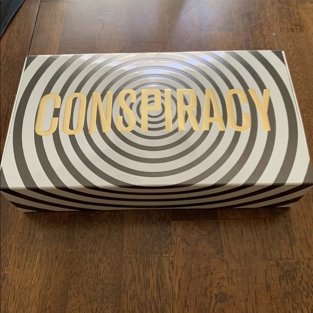 Conspiracy Palette